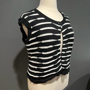 Black and white vest, 1X